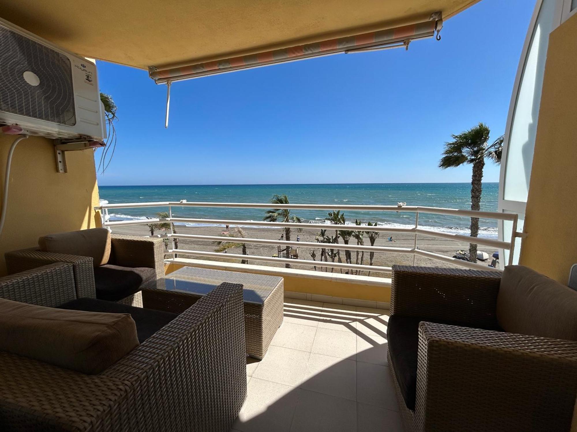 Apartamento Frente Al Mar,Primera Linea De Playa 린콘데라빅토리아 외부 사진