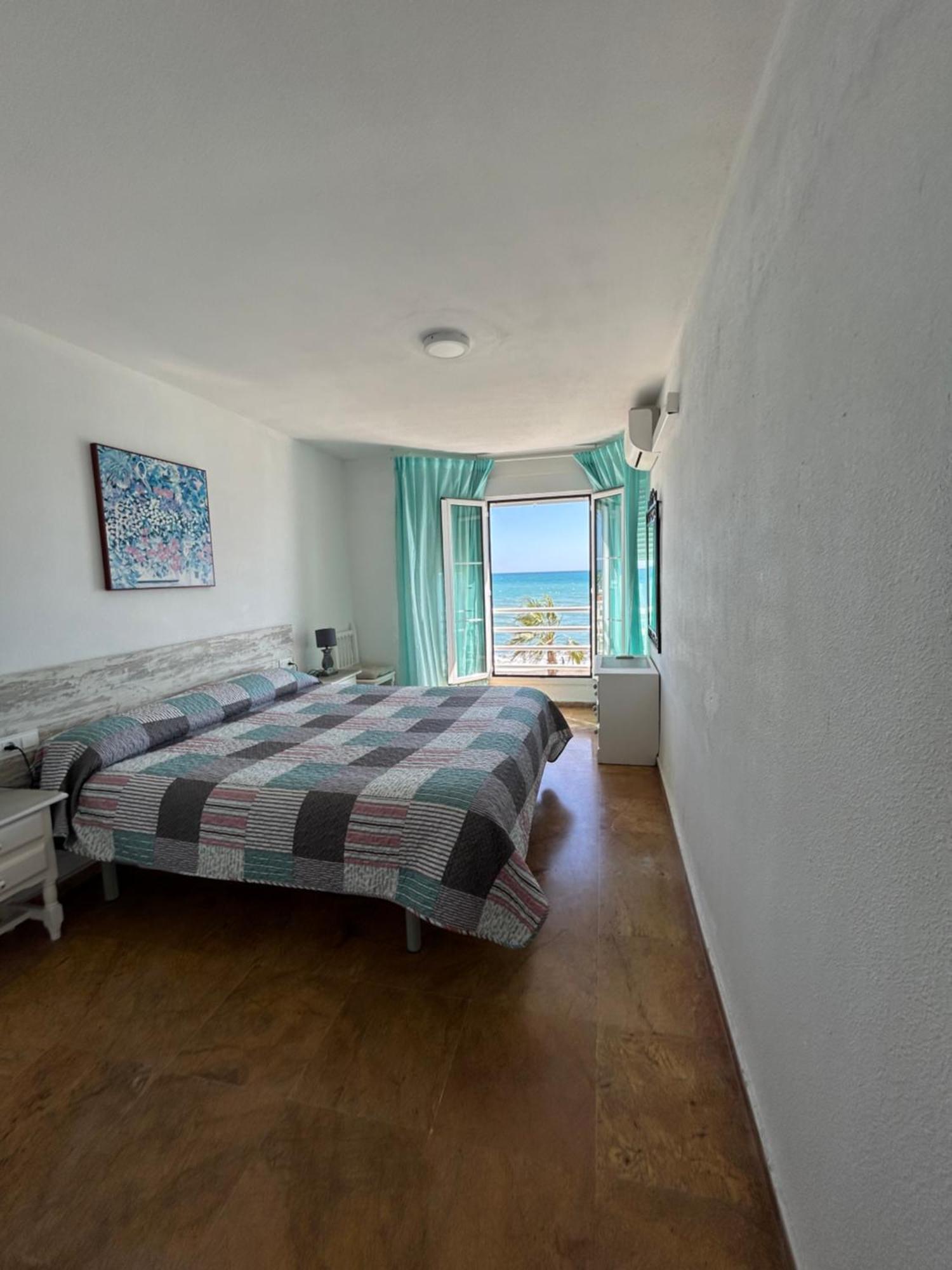 Apartamento Frente Al Mar,Primera Linea De Playa 린콘데라빅토리아 외부 사진