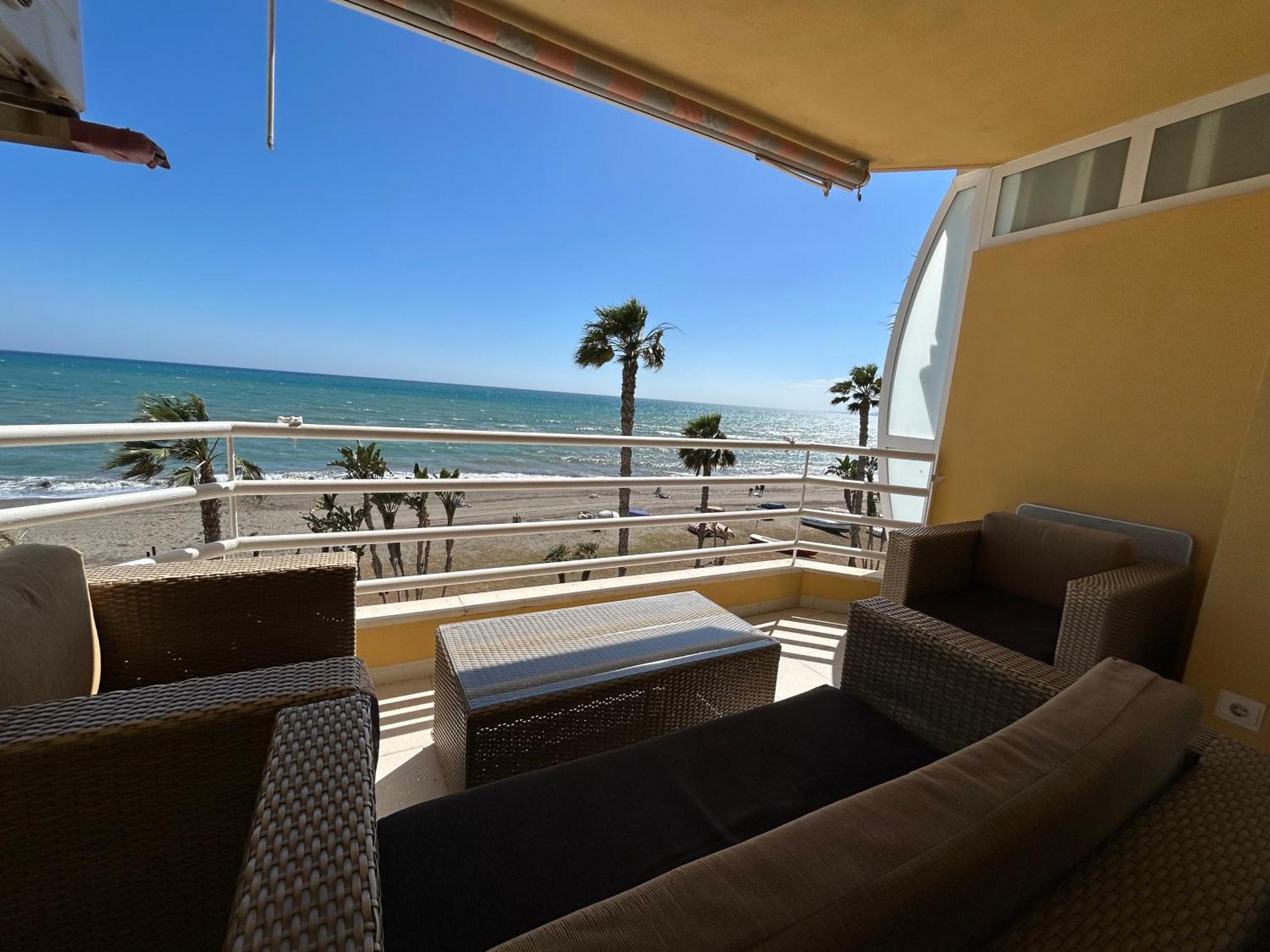 Apartamento Frente Al Mar,Primera Linea De Playa 린콘데라빅토리아 외부 사진