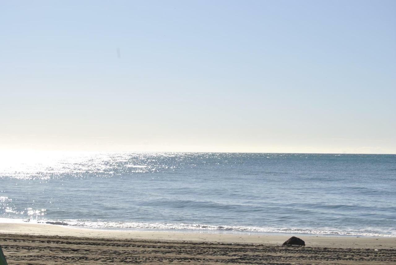 Apartamento Frente Al Mar,Primera Linea De Playa 린콘데라빅토리아 외부 사진
