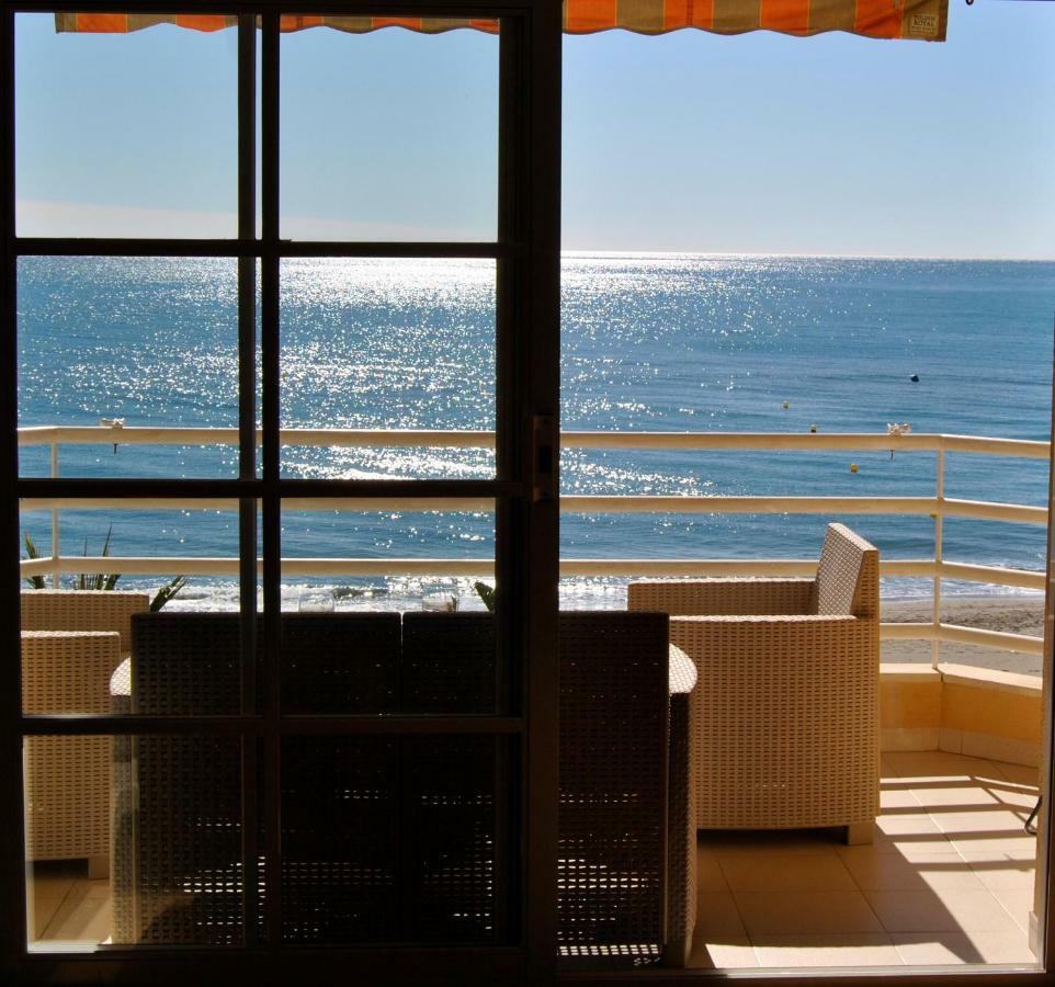 Apartamento Frente Al Mar,Primera Linea De Playa 린콘데라빅토리아 외부 사진