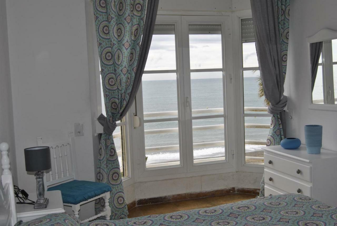 Apartamento Frente Al Mar,Primera Linea De Playa 린콘데라빅토리아 외부 사진